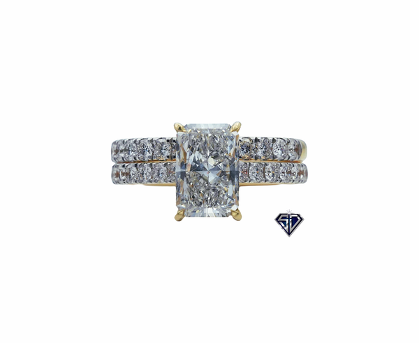Lab Grown Diamond in 14K Gold Cushion Diamond Center Engagement Ring Set (3.03 CTW LB)