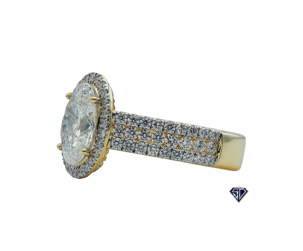 Lab Grown Diamond Oval Halo Engagement Ring (3.04CTW LB) in 14K Gold