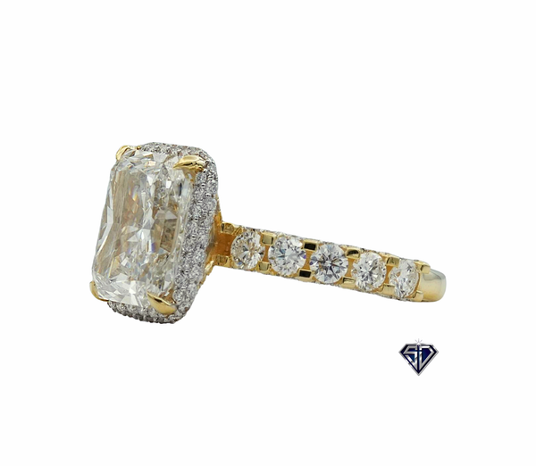 Lab Grown Cushion-Cut Diamond Engagement Ring (6.90CTW LB) in 14K Gold