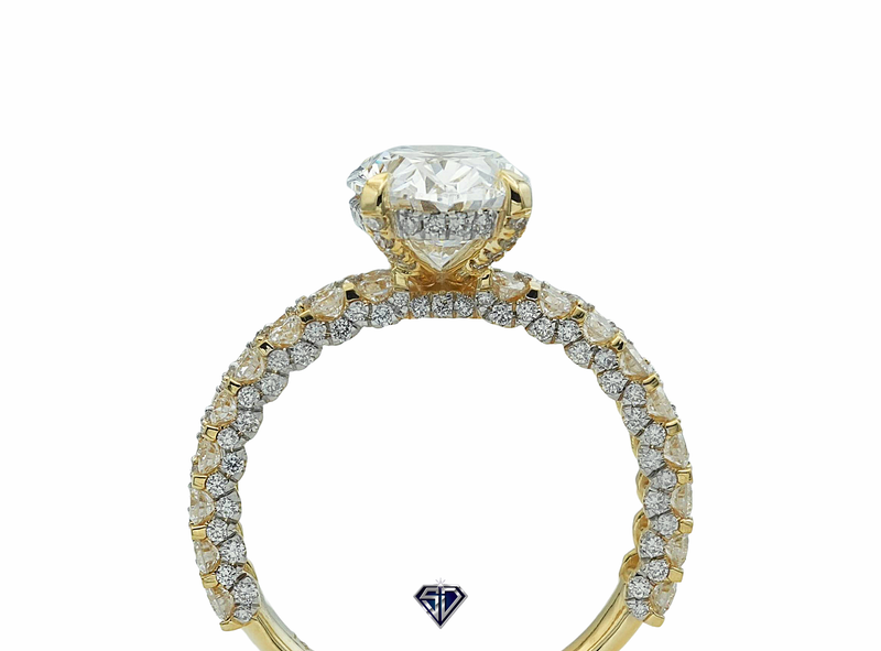 Lab Grown Oval Center Diamond Ladies Engagement Ring (4.70CTW LB) in 14K Gold